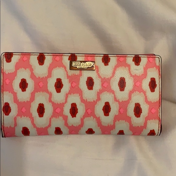 Kate spade wallet, unique pink pattern - Picture 2 of 6